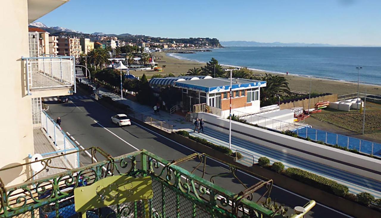 House By The Sea Apartment Albissola Marina Exterior foto